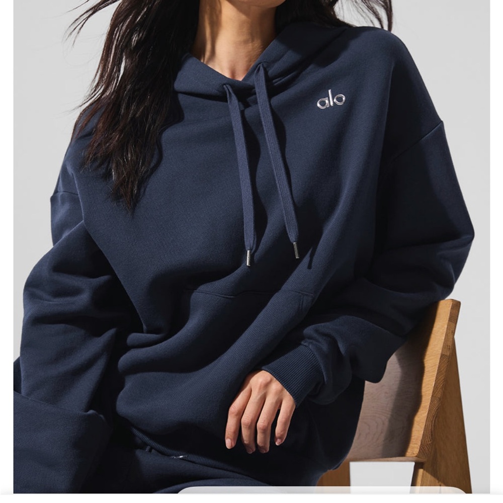 ALO Accolade Navy Hoodie size S
Excellent condition